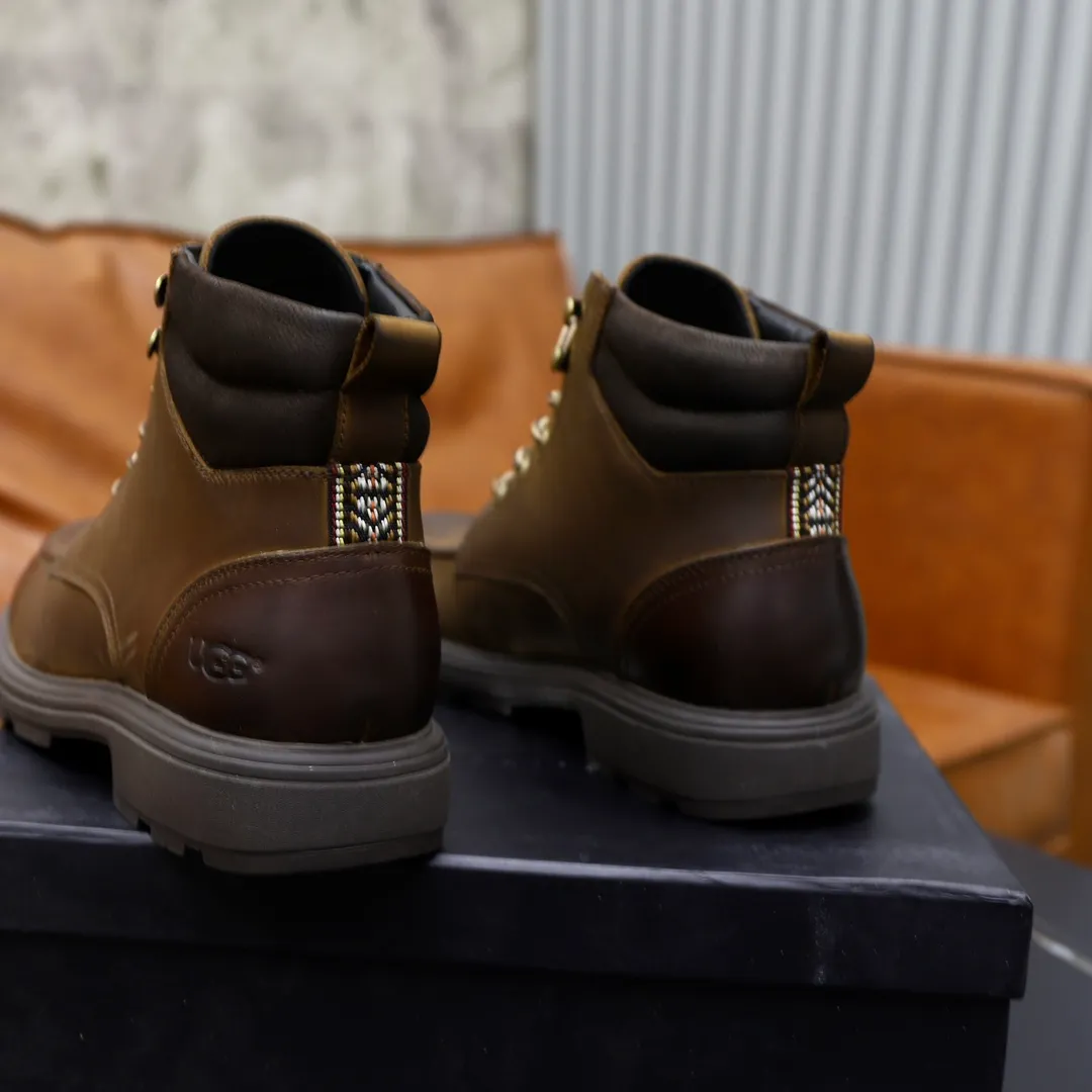 Ex-factory price: 640 thick wool imported from Australia Brand: UGG genuine purchasing agent Size: 39–44 Grade: Official website 1:1 Material: First-layer genuine leather waterproof and anti-freeze upper Real wool lining Original non-slip wear-resistant lightweight soft outsole Style category: Men's casual shoes Trendy style Comfortable on the feet Color: Real picture color